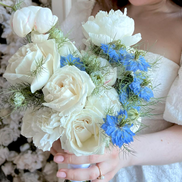 Bridal bouquet &ldquo;Date by the Lake&rdquo;